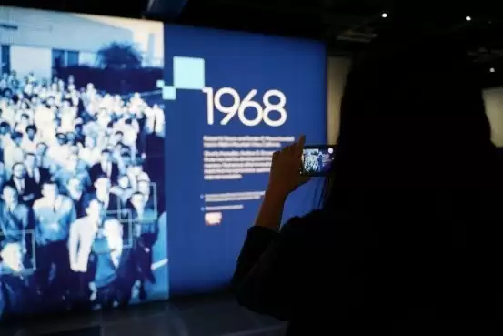 英特尔工厂生产线实景