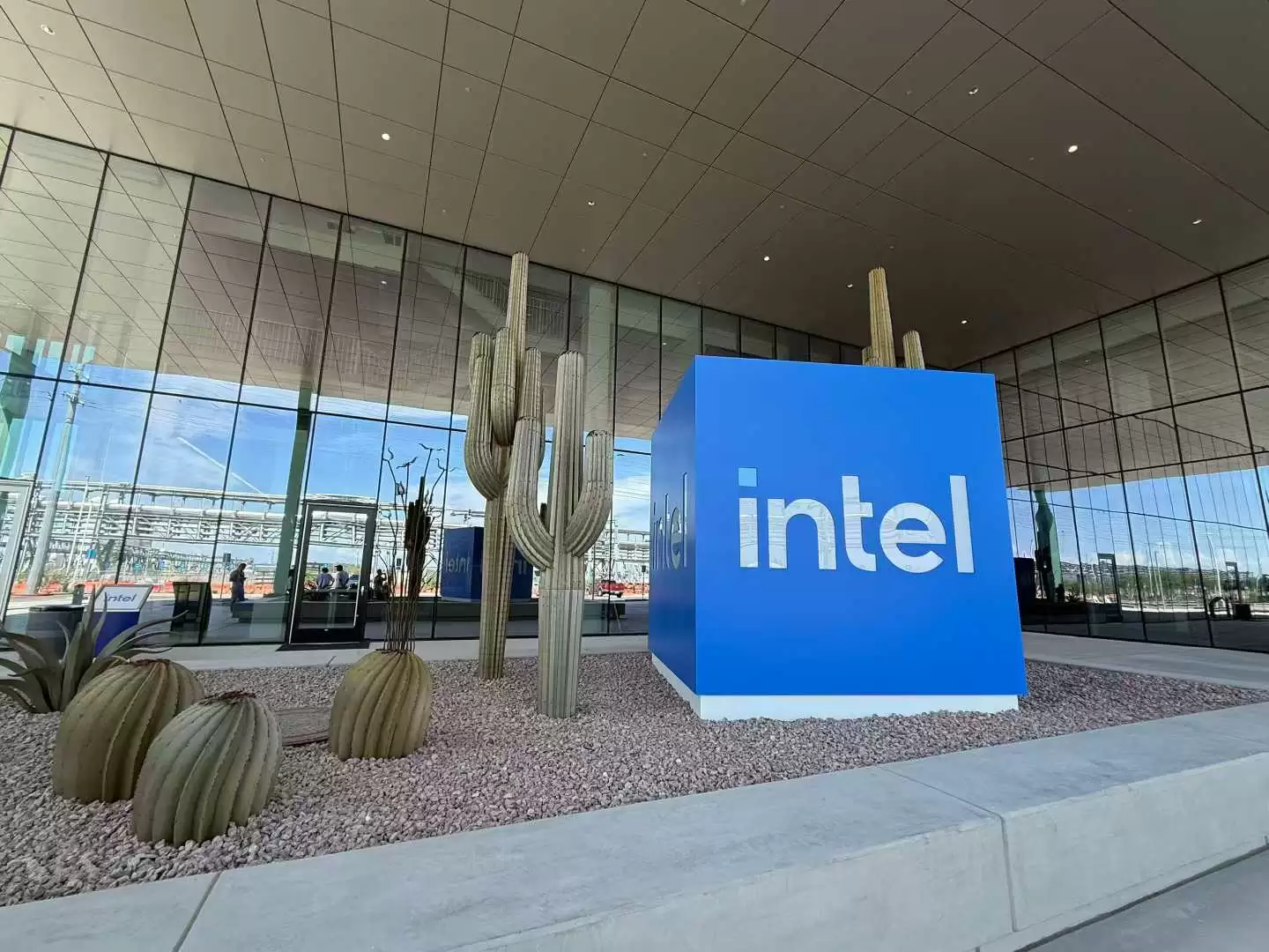 \ 微信图片_2025-10-01_021535_648.webp