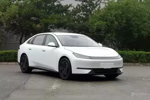 极狐S3亮相工信部：极简设计+单电机动力