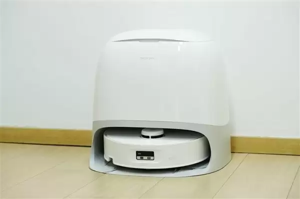 石头P20活水版扫拖机器人发布：首创滚筒活水洗地，3400元起