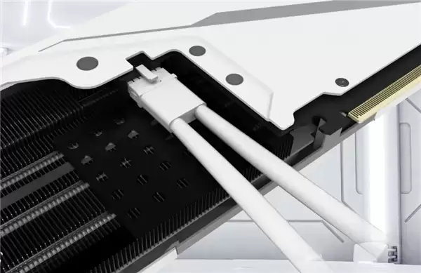 微星首款背插显卡发布：纯白、看不到一根线