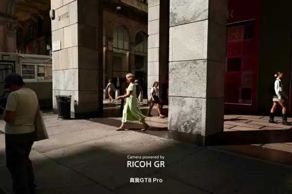 首次联名相机品牌 真我GT8 Pro实拍样张首秀 理光GR味儿拉满