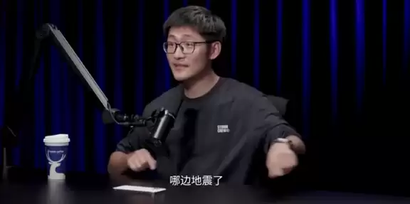 影视飓风Tim吐槽摇一摇跳广告：放8台手机