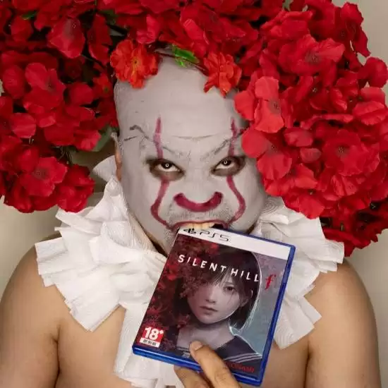 低成本COS小哥也没放过《寂静岭f》:女主好美味!