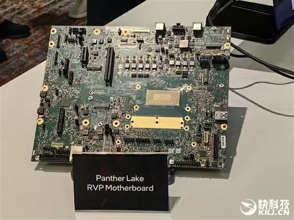 Intel Panther Lake首次公开演示：功耗之低 难以置信！
