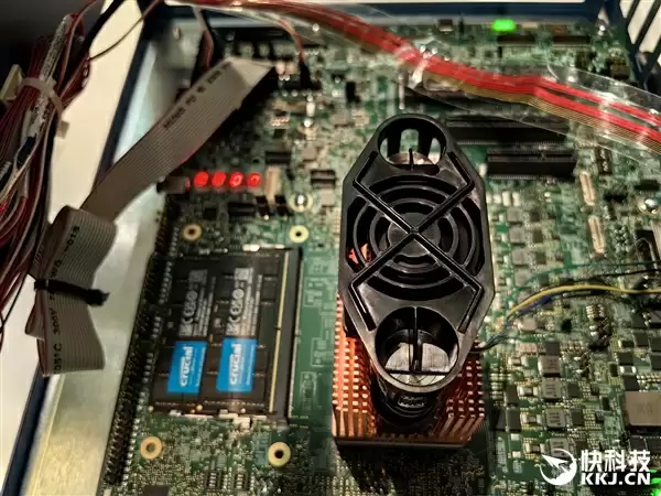 Intel Panther Lake首次公开演示：功耗之低 难以置信！