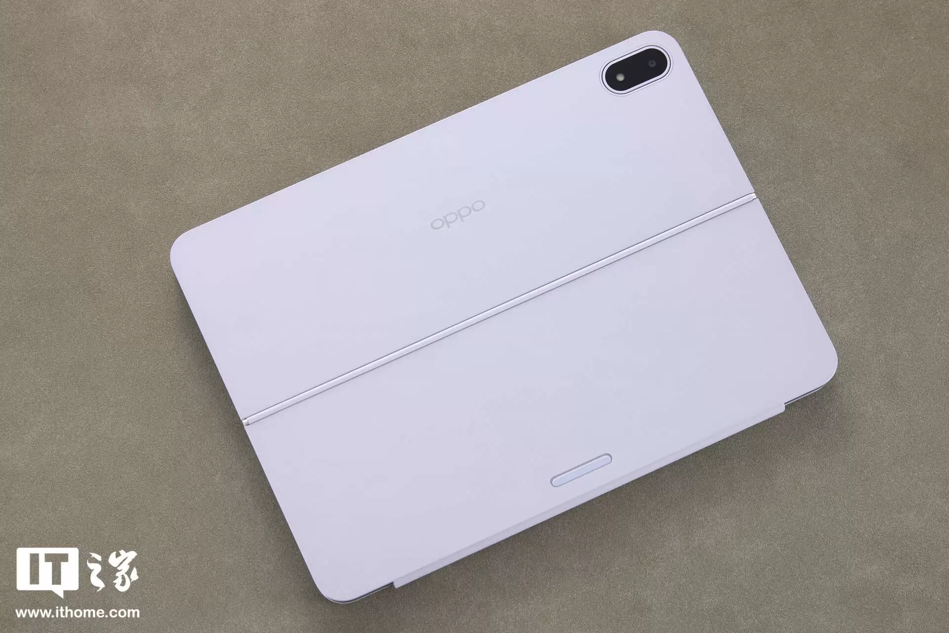 【IT之家开箱】OPPO Pad 5 柔光版图赏：全新幸运紫配色，流光幻影工艺