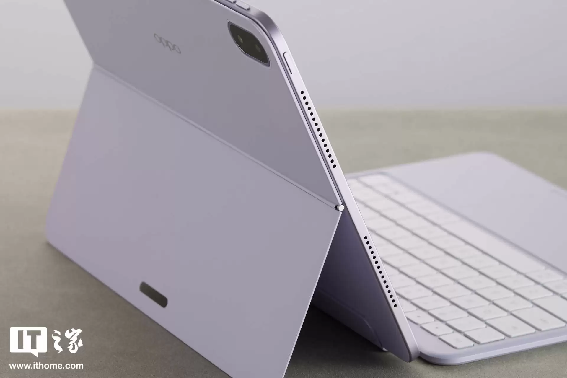 【IT之家开箱】OPPO Pad 5 柔光版图赏：全新幸运紫配色，流光幻影工艺