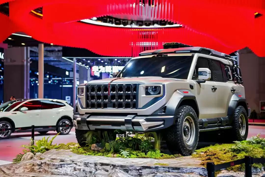 红旗首款豪华硬派越野车全网征名 TOP10 出炉，采纳者将获赠 001 号车