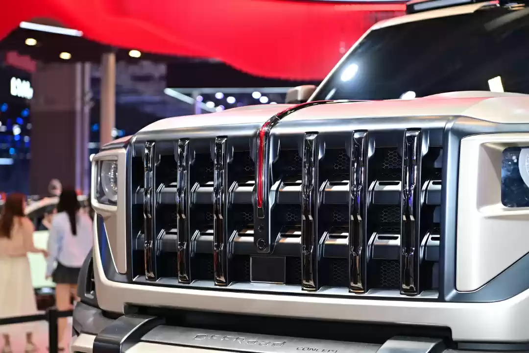 红旗首款豪华硬派越野车全网征名 TOP10 出炉，采纳者将获赠 001 号车