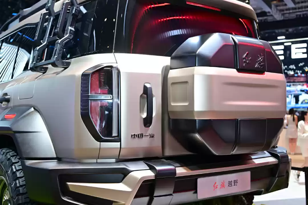 红旗首款豪华硬派越野车全网征名 TOP10 出炉，采纳者将获赠 001 号车