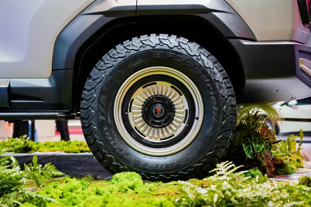 红旗首款豪华硬派越野车全网征名 TOP10 出炉，采纳者将获赠 001 号车