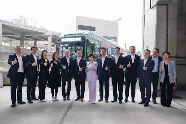 比亚迪巴西交付首台22米电动大巴：642度刀片电池