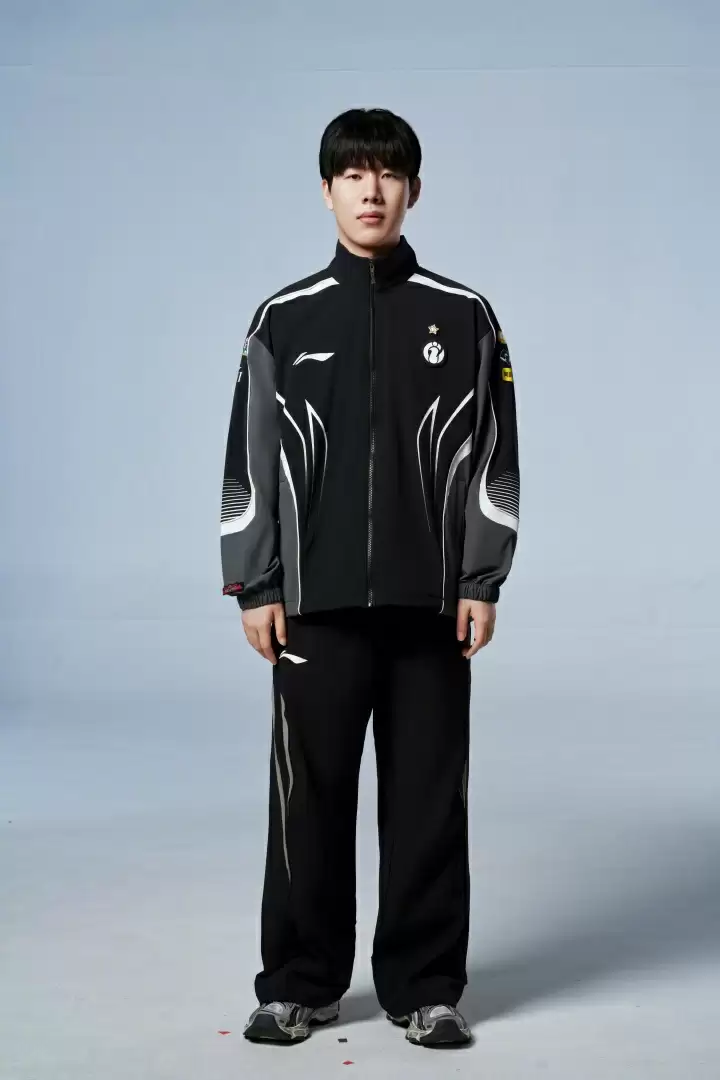 iG发布2025英雄联盟全球总决赛定妆照:再赴極境,此战留名