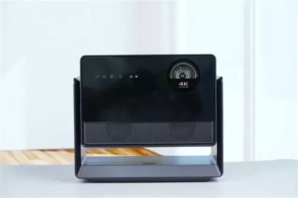 当贝S7 Ultra Pro发布：4500流明旗舰投影亮相