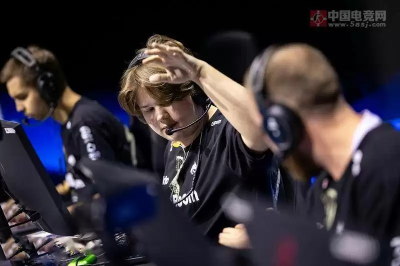 Major冠军待业中!magixx独家爆料:愿转型指挥,会考虑任何报价 Major冠军待业中!magixx独家爆料:愿转型指挥,会考虑任何报价