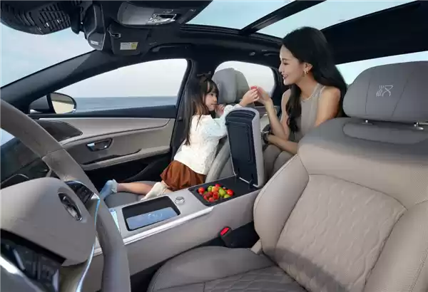 续航升级、怀挡冰箱上车！比亚迪汉长续航版上市：15.98万起