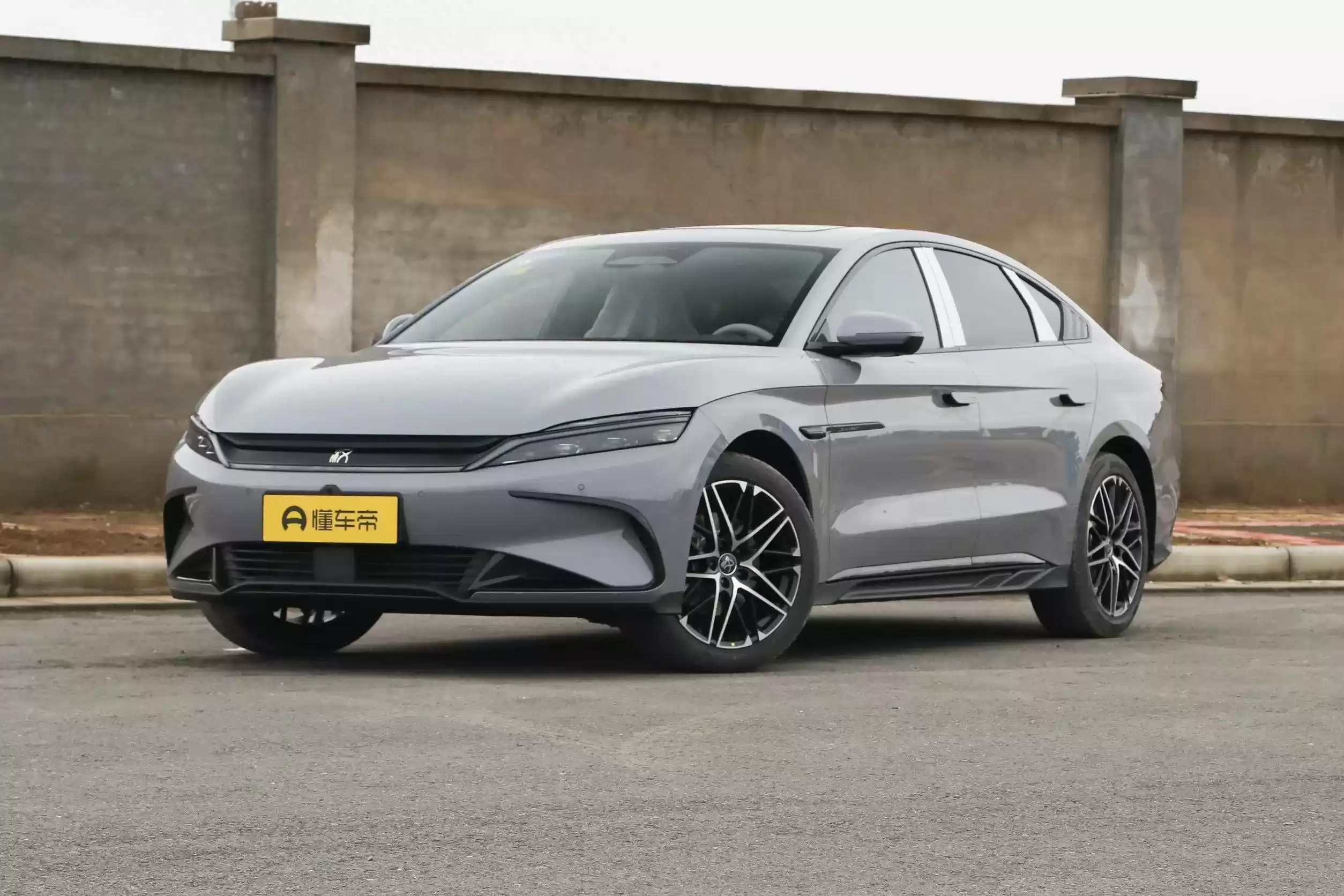 比亚迪汉智驾版外观