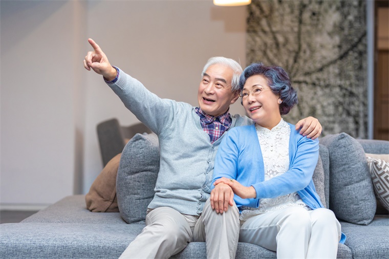 民政部副部长刘振国：中国人口预期寿命提高至79岁，比世界平均水平高了5岁