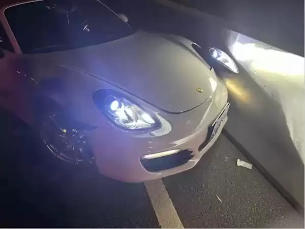 保时捷高速上撞到石头维修花10多万
