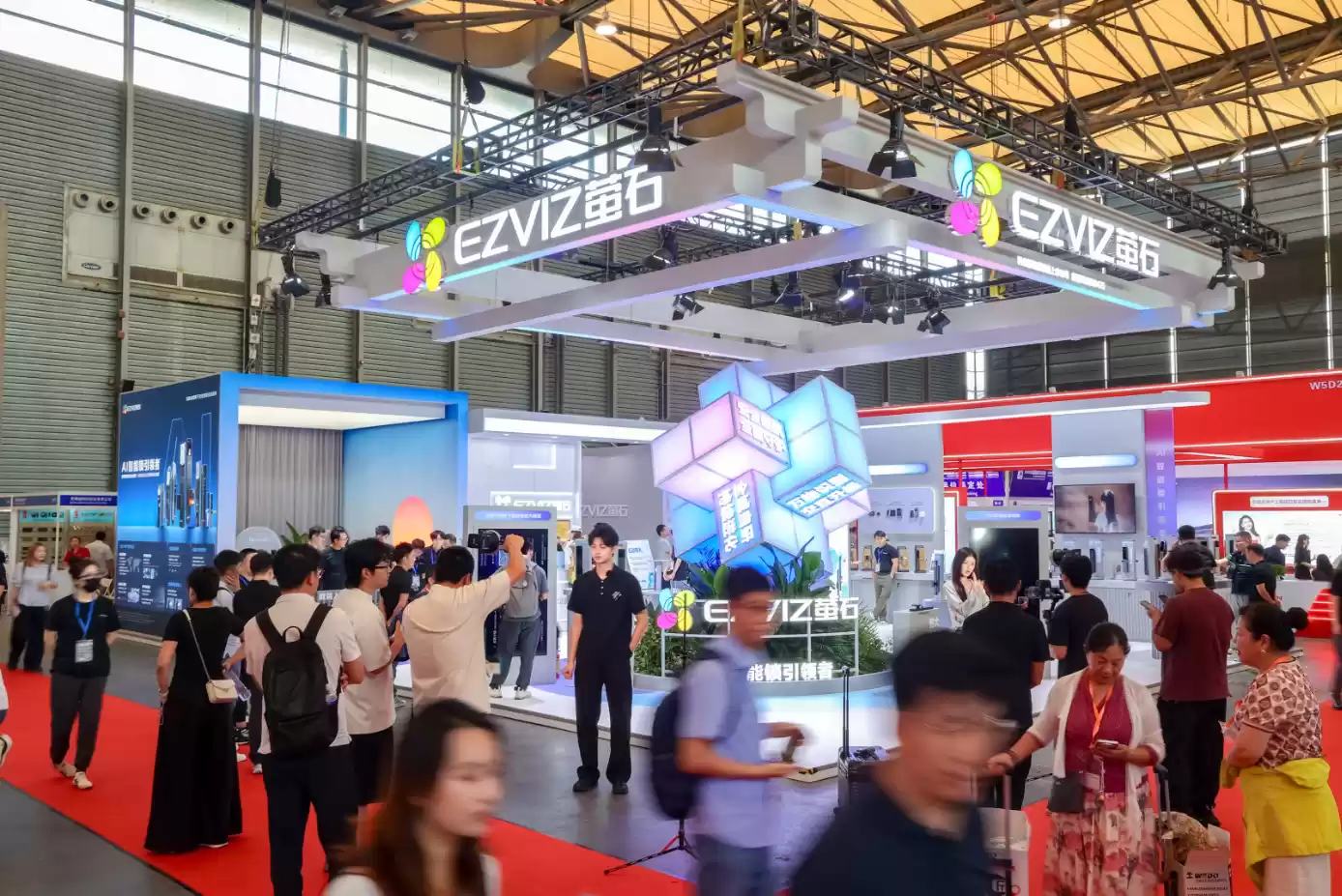 萤石“锁”定2025中国国际五金展C位!AI智能锁引领者秀出硬核实力与行业担当