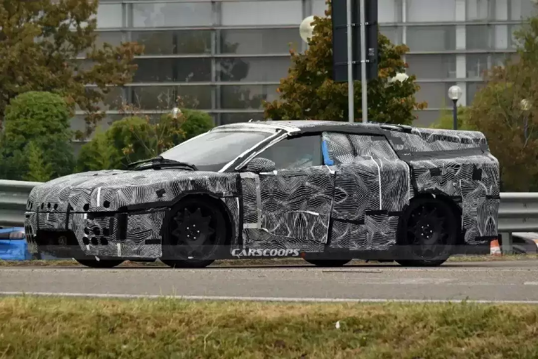 法拉利新款方向盘实体按键设计