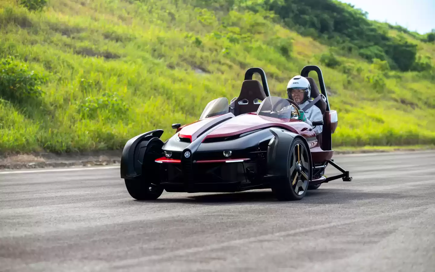 雅马哈发布三轮电动原型车Tricera