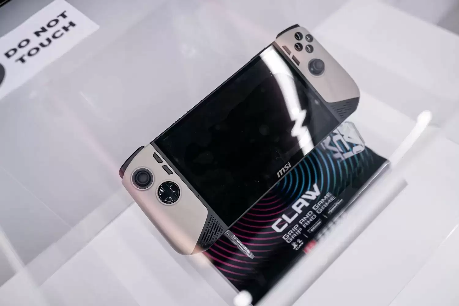 微星新款Win掌机对标华硕ROG