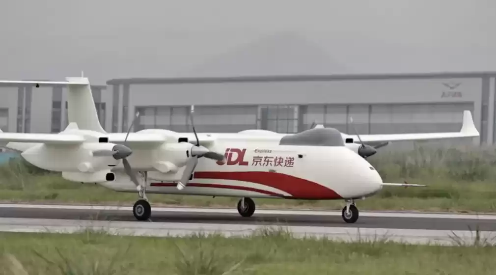 京东物流在四川完成干支线低空物流测试飞行：利用无人机打造“空空接力”、运输时间缩短