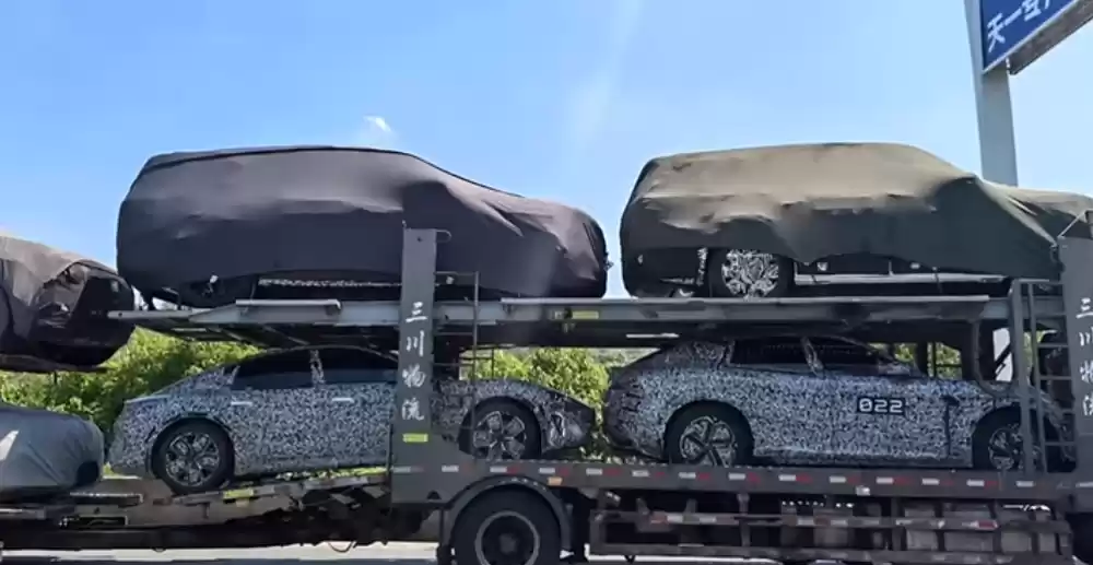 雷军亲赴新疆测试？小米第三款车 YU9 多张实车谍照曝光