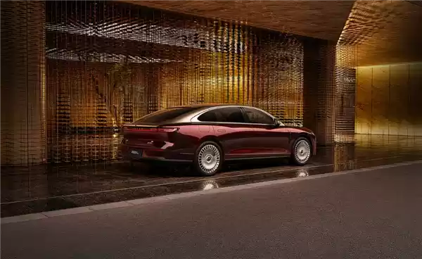 岚图追光L尾部设计