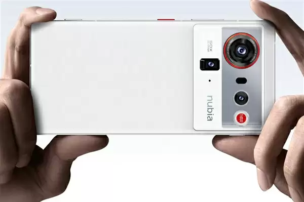 努比亚倪飞：友商把街拍当卖点但没调好硬件