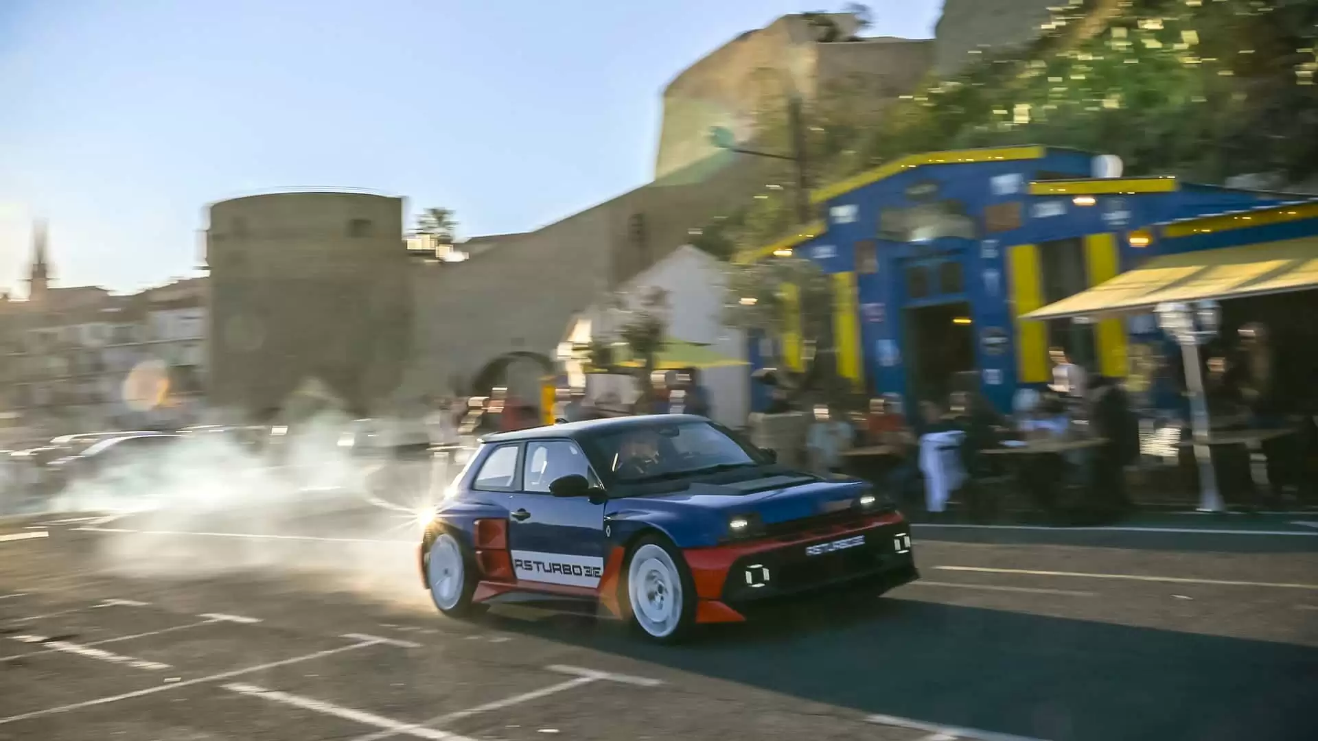 雷诺推出纯电“小钢炮”新车 5 Turbo 3E：555 马力轮毂电机，漂移更轻松