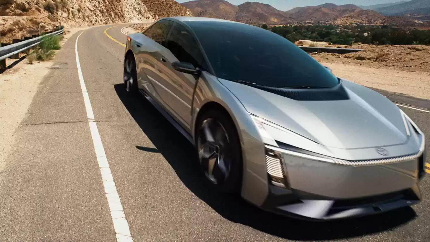 丰田全新一代卡罗拉概念车亮相：外观脱胎换骨，比现款车型更锋利