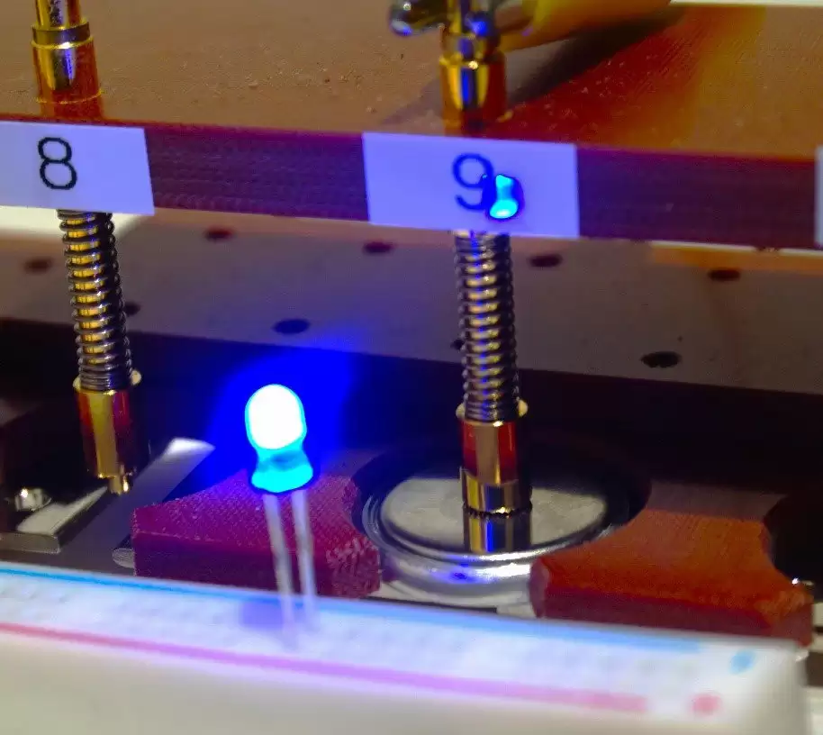 日本东北大学研發出可充電鎂電池原型，實現室溫穩定運行