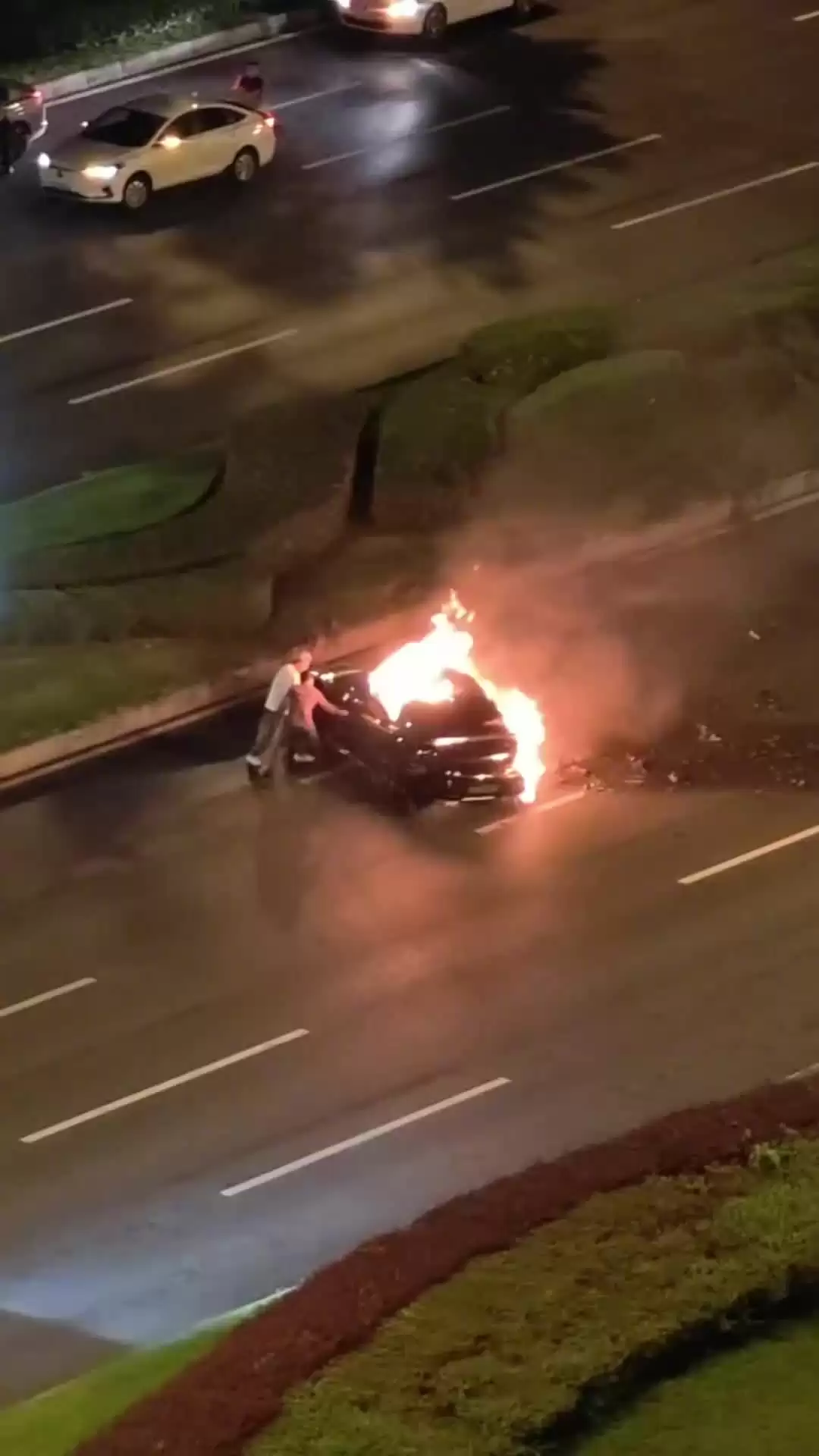 成都交警通报天府大道“小米