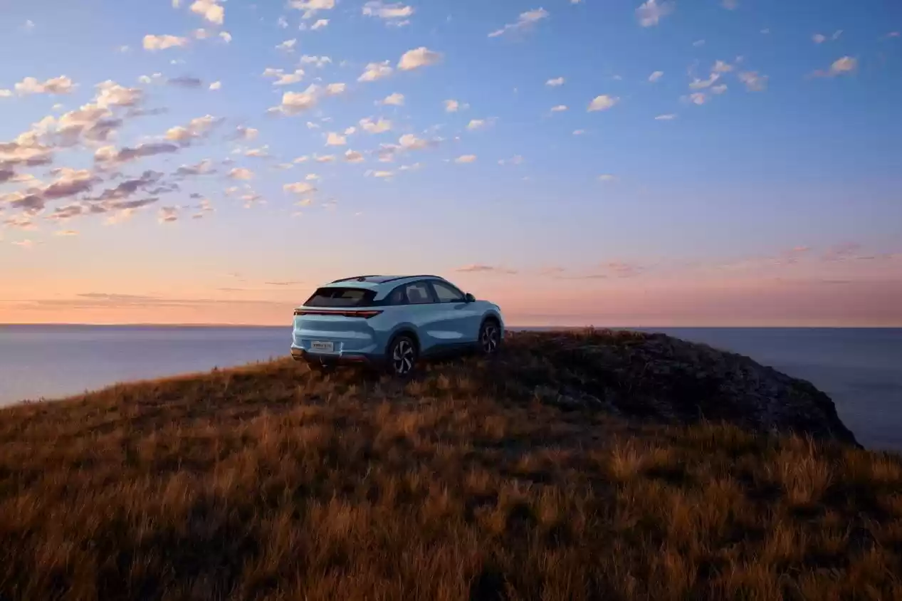 12.38万起预售，极狐全新阿尔法T5重塑中级SUV“六边形战士”