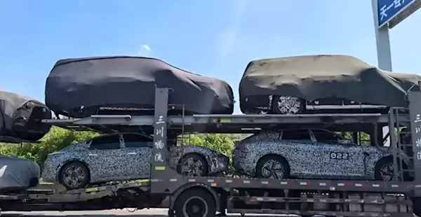 小米第三款车YU9要来了！雷军亲赴新疆试车