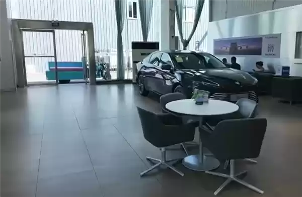 男子16万买新车交付时却变展车 4S店：在库车辆 不存在违约