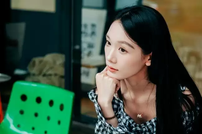 出街潮流时尚又好用的单品--佳能EOS R50