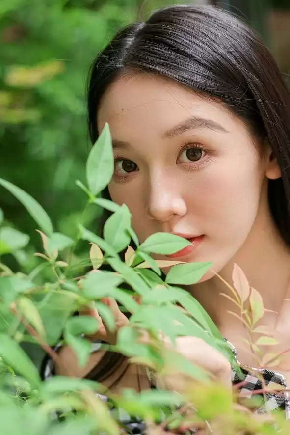 出街潮流时尚又好用的单品--佳能EOS R50