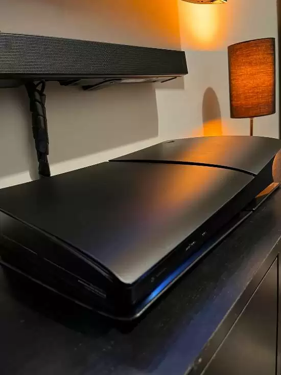 网友DIY将PS5改哑光黑获赞