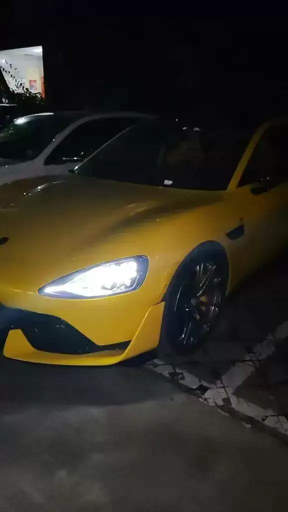 米家多功能强光手电筒