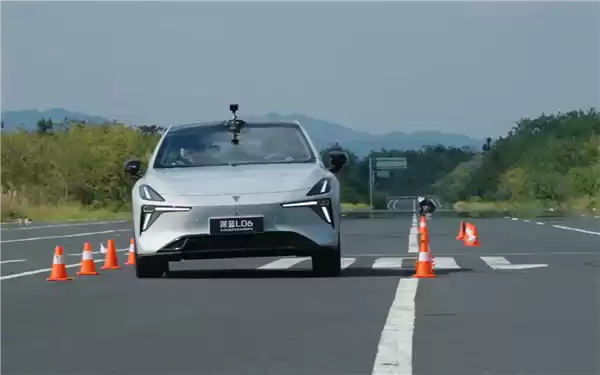 二十万级轿车跑赢保时捷911！深蓝L06麋鹿测试成绩出炉：85.6km/h