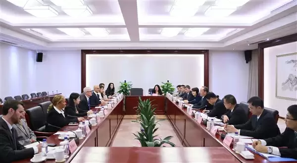 工信部部长会见苹果CEO库克 苹果将继续加大在华投资