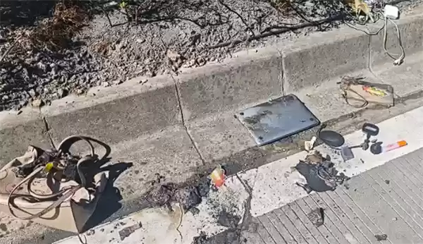 女子行车途中包里充电宝突然自燃：差点烧毁一辆车