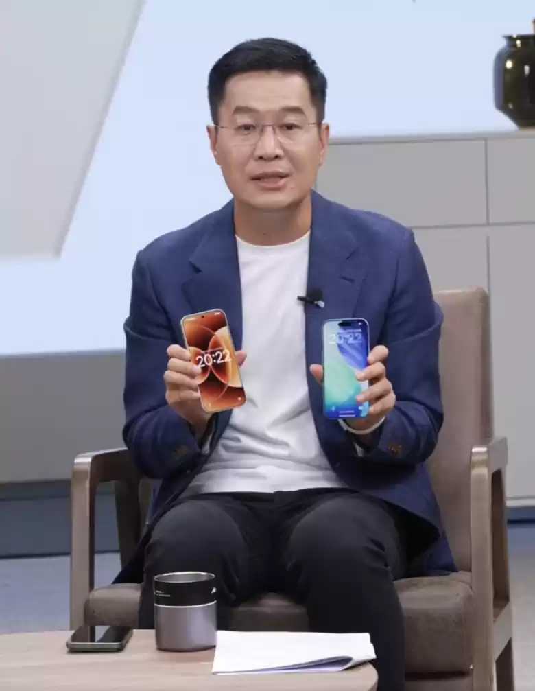 卢伟冰透露有大量 iPhone 用户换机小米 17,Pro 系列销量大概是上代三倍