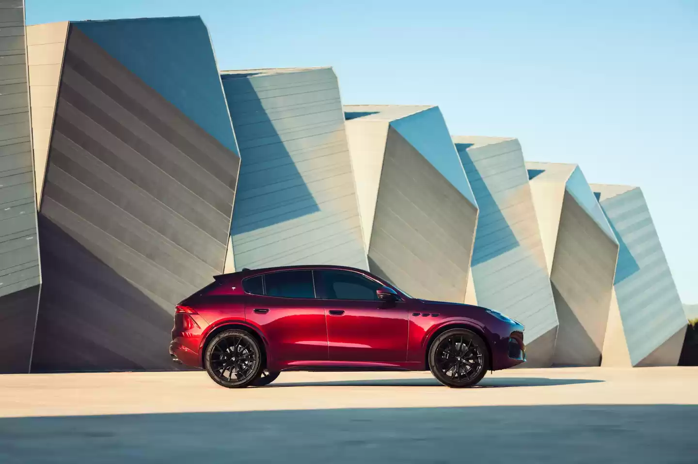 玛莎拉蒂为提振Grecale SUV销量，推Tributo Il Bruciato“红酒”定制版