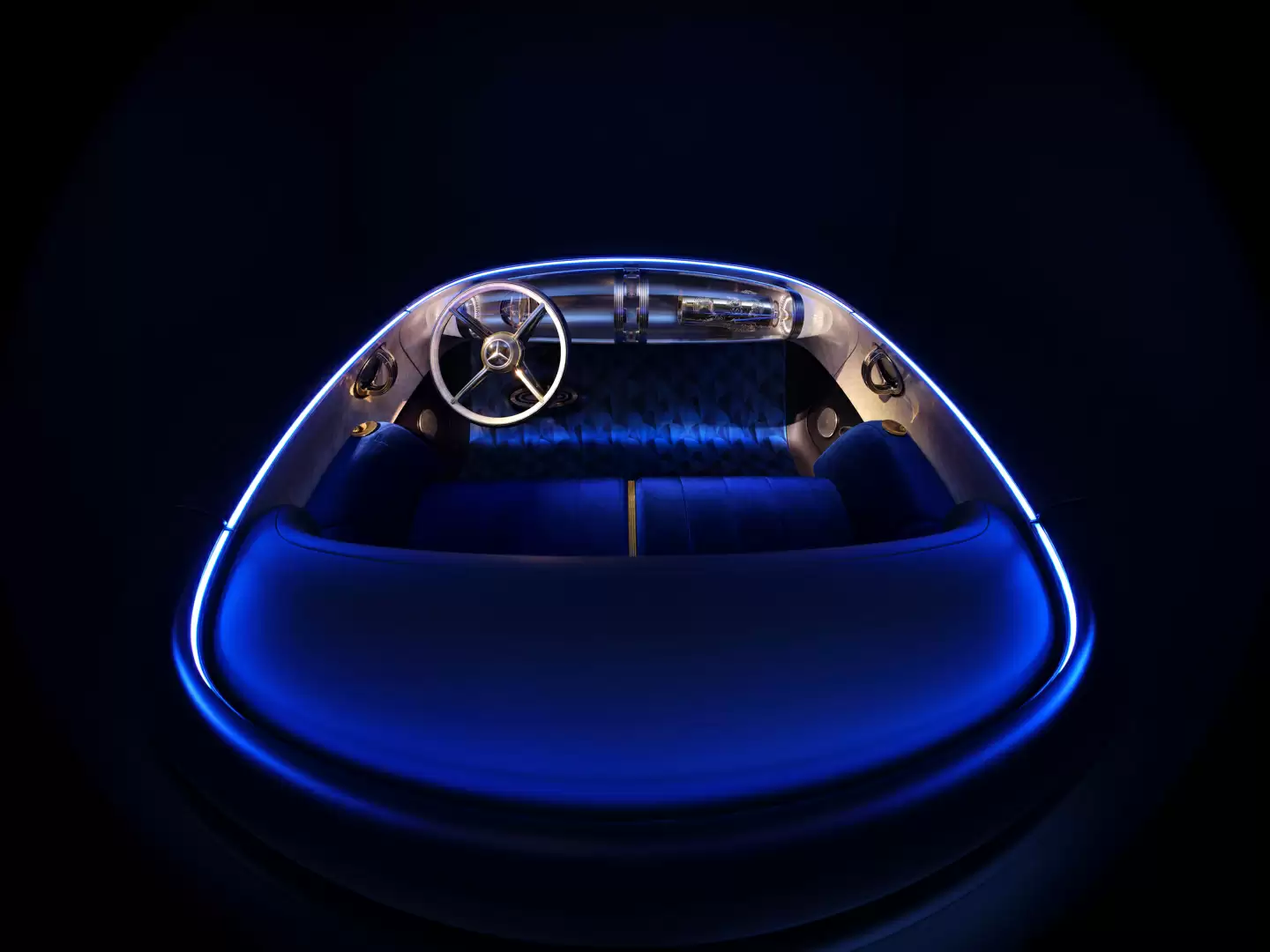 梅赛德斯-奔驰 VISION ICONIC 概念车全球首发亮相，采用全新设计语言