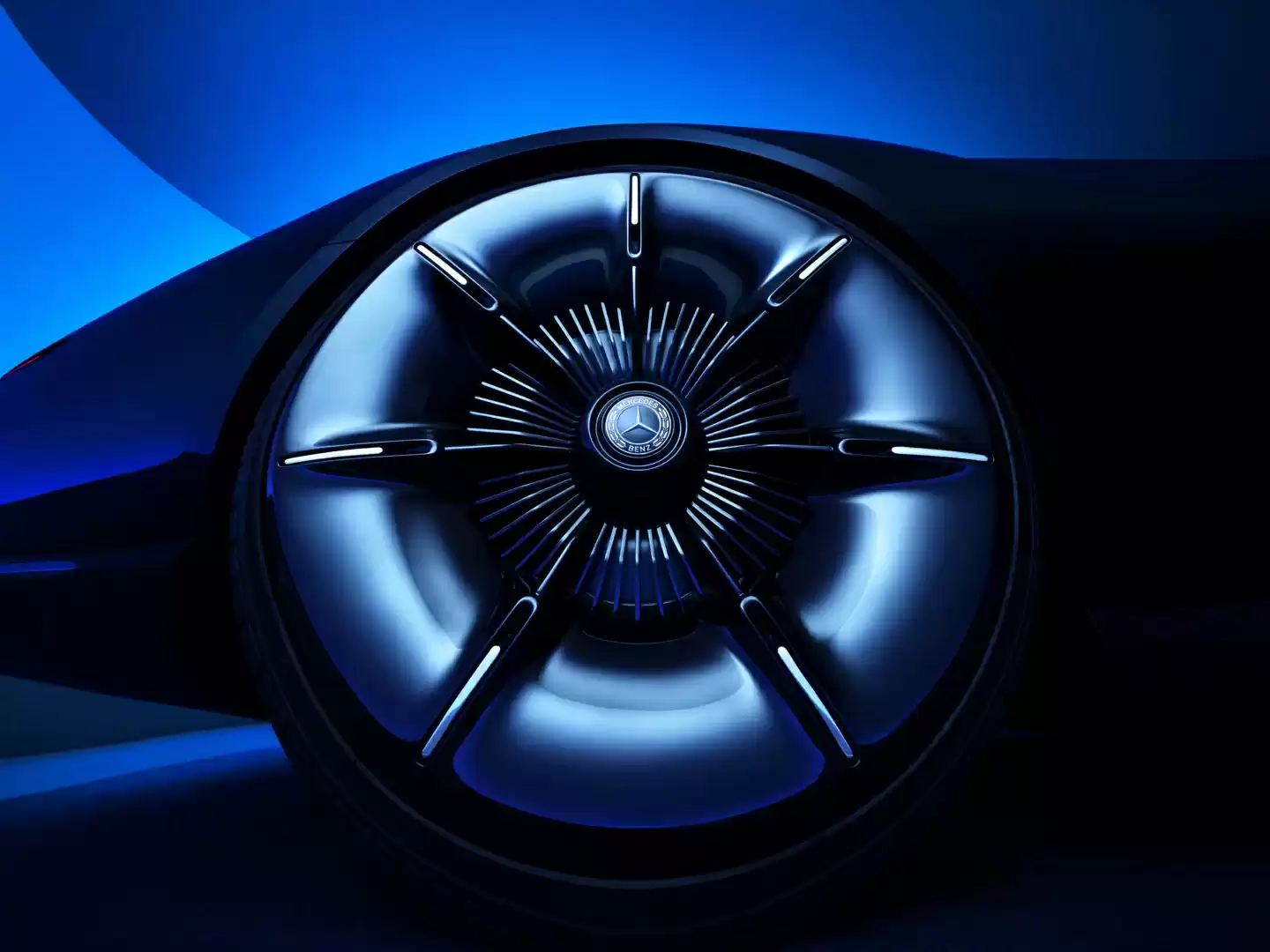 梅赛德斯-奔驰 VISION ICONIC 概念车全球首发亮相，采用全新设计语言